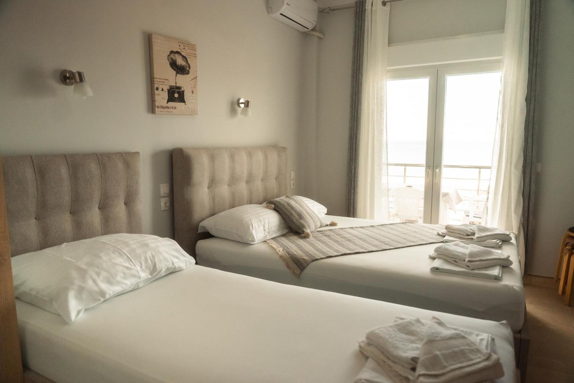 Aktis Sea View Studios Peraía 外观 照片