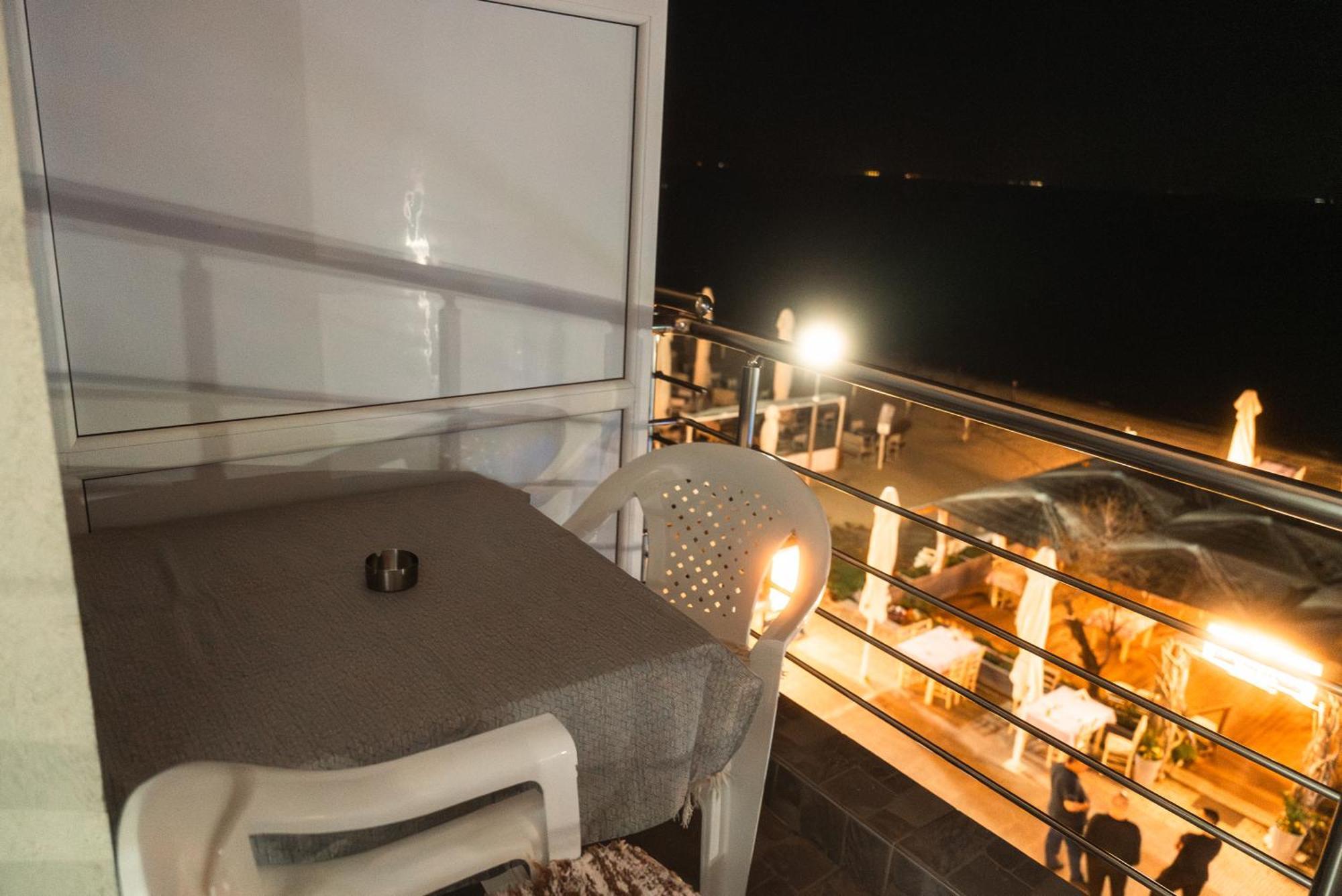 Aktis Sea View Studios Peraía 外观 照片